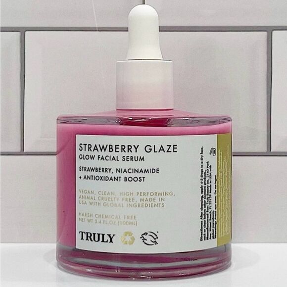 TRULY Other - 🍓 Truly Strawberry Glaze Glow Facial Serum 3.4oz